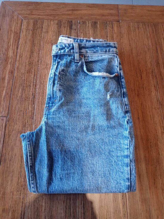 Abercrombie & Fitch Denim - ABERCROMBIE & FITCH high rise the mom jeans (6S/28)